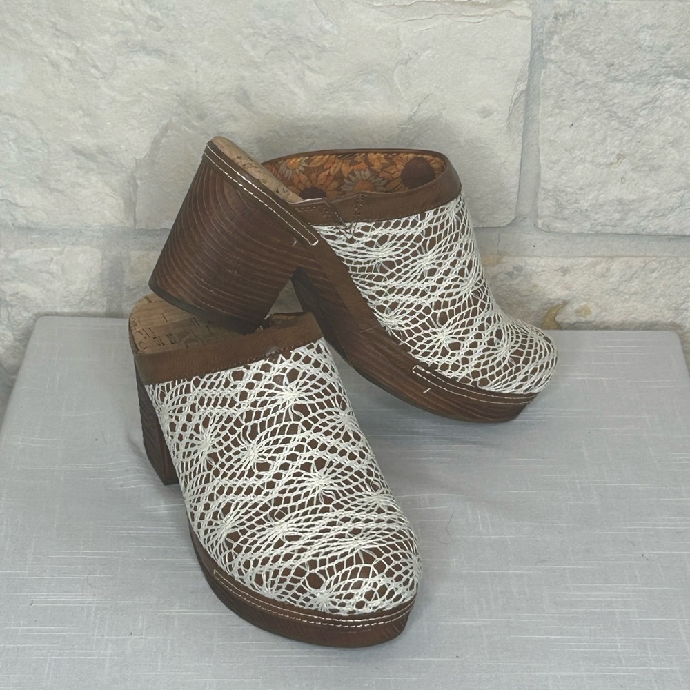 Kork-ease Clogs Nora  Size 10M Slip On Crochet 3” Heel Comfort all day. Bohemian
